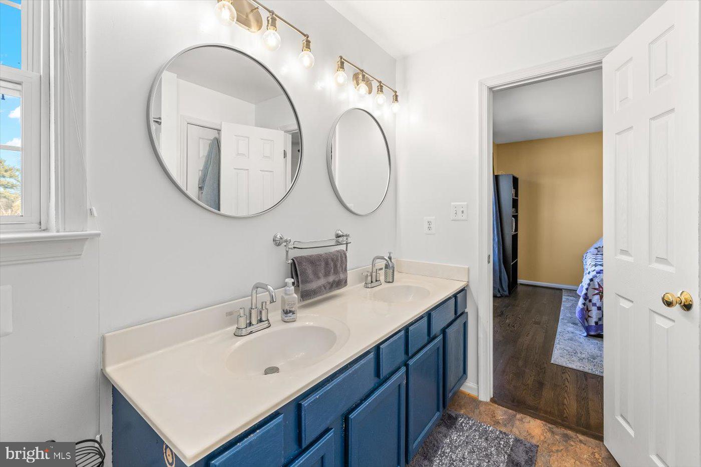STRATFORD PLACE - Residential