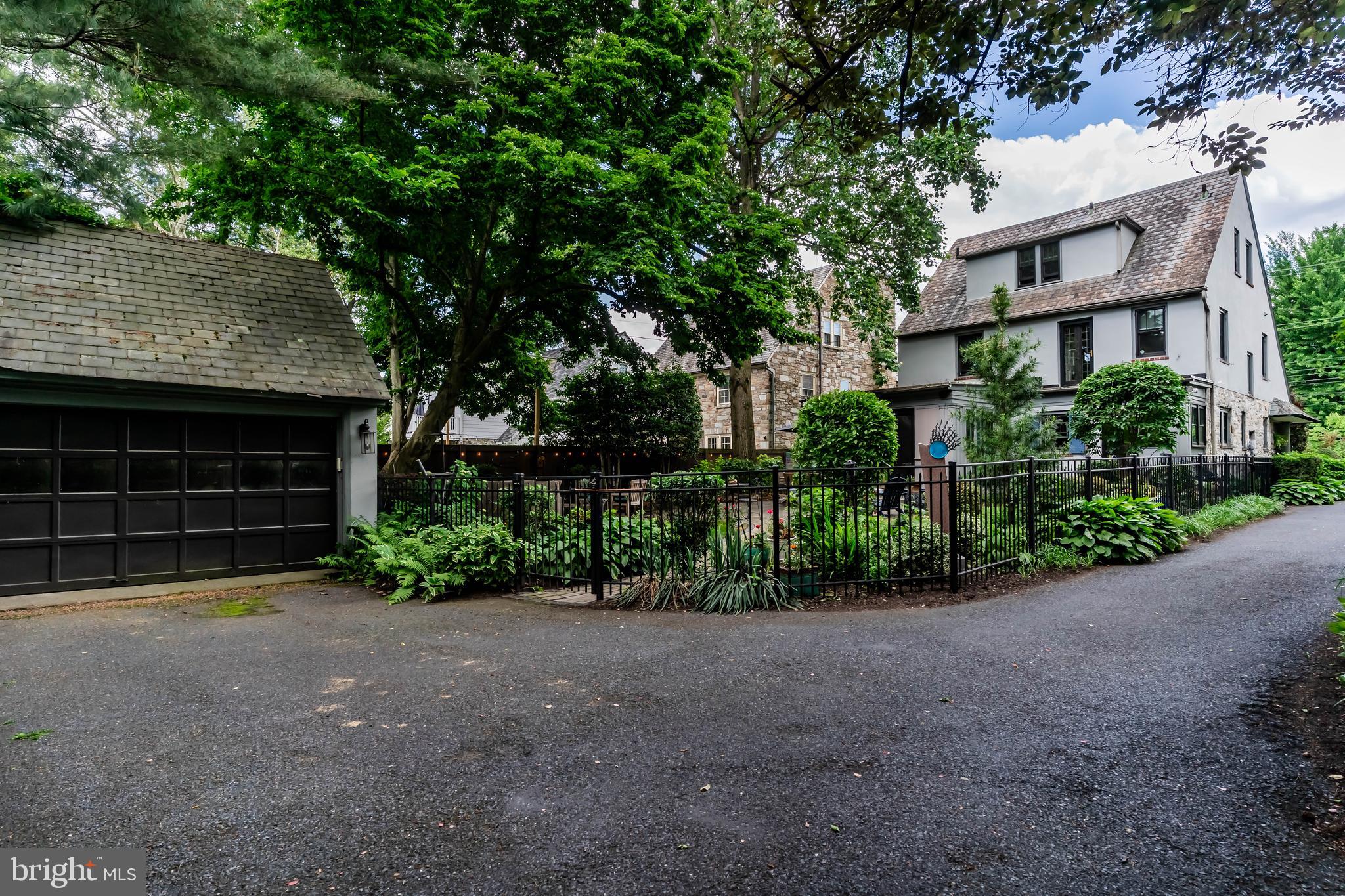 ACADEMY MANOR - Residential