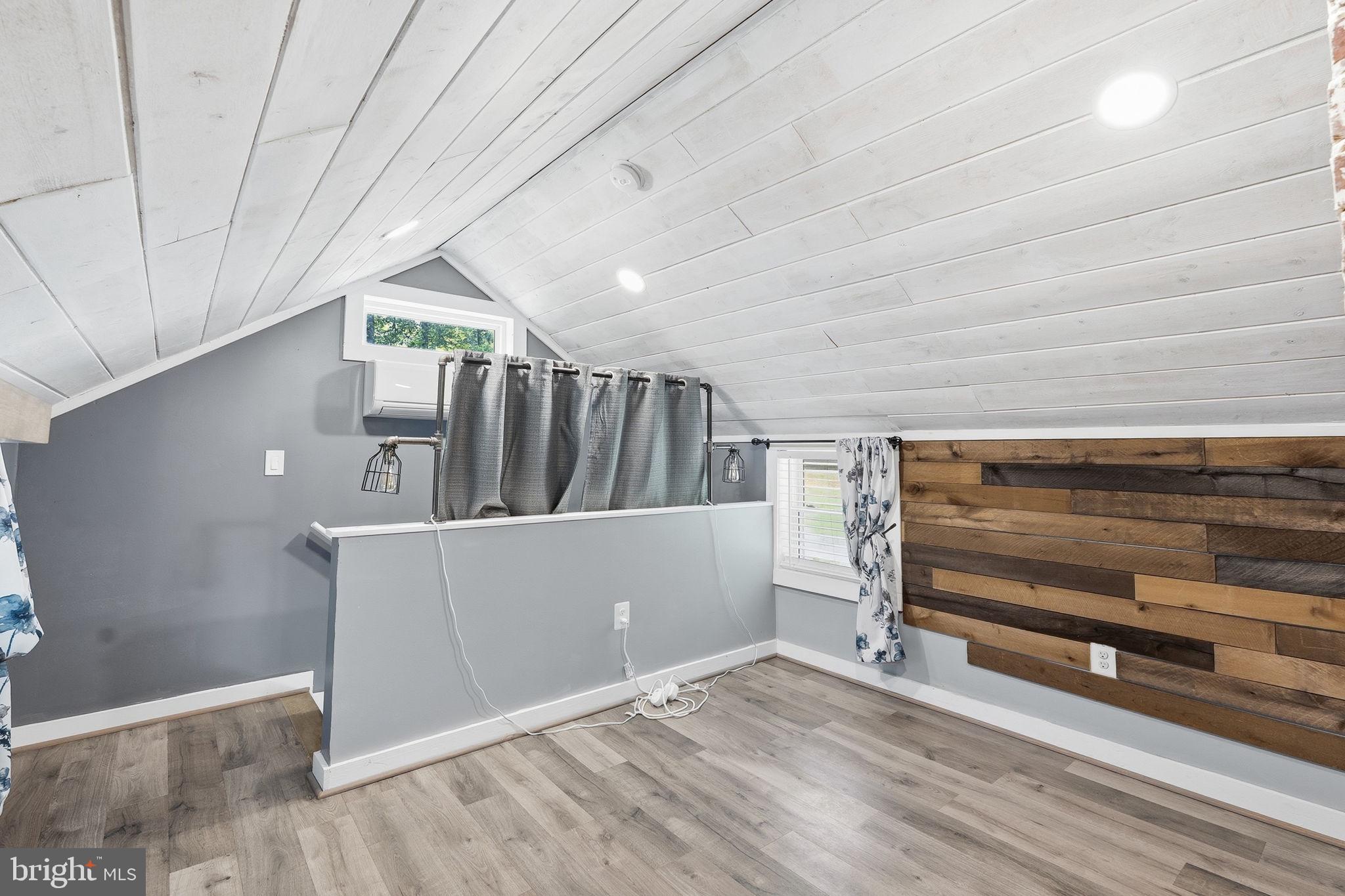 SHORT HILL - Residential