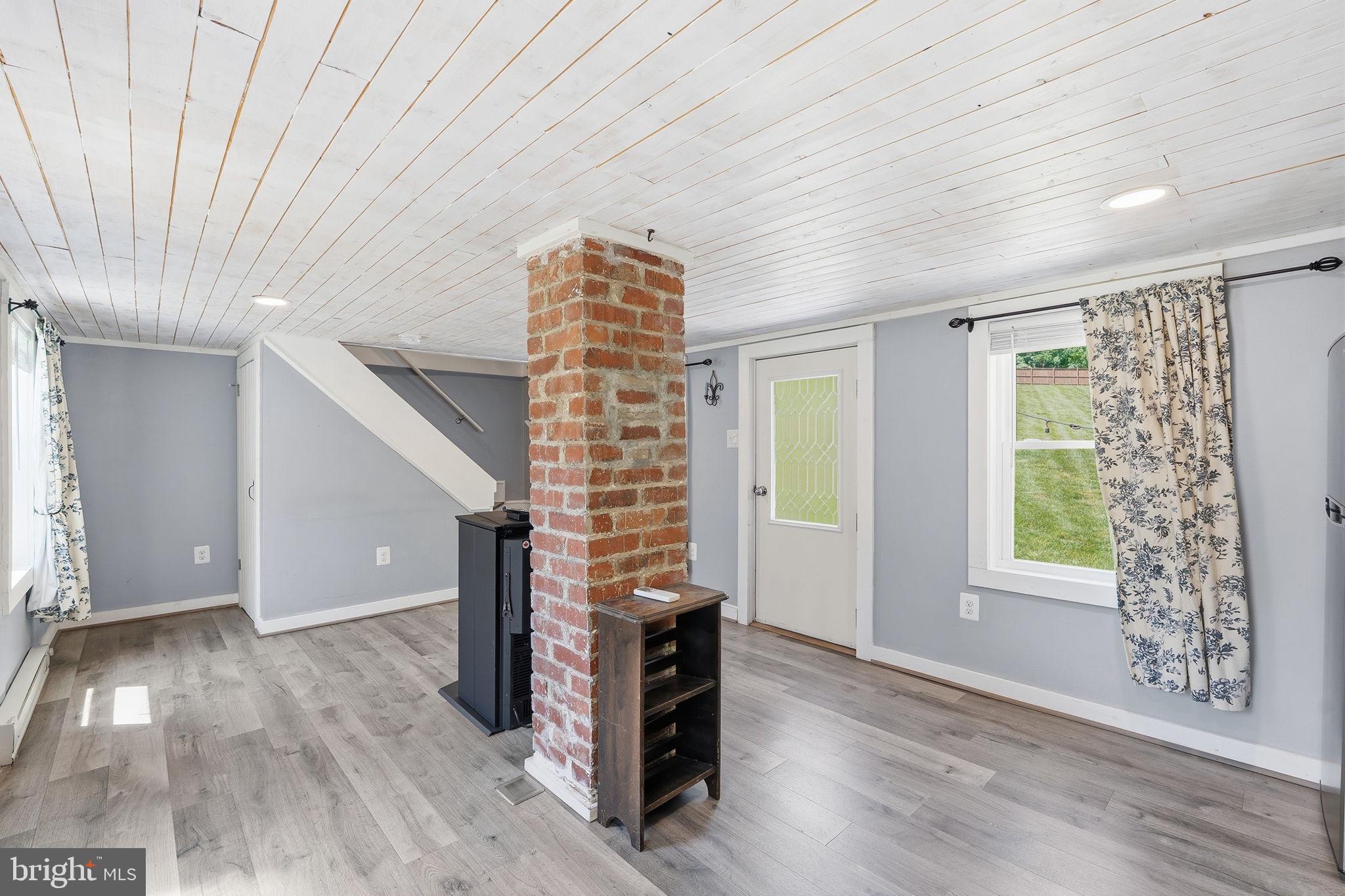SHORT HILL - Residential