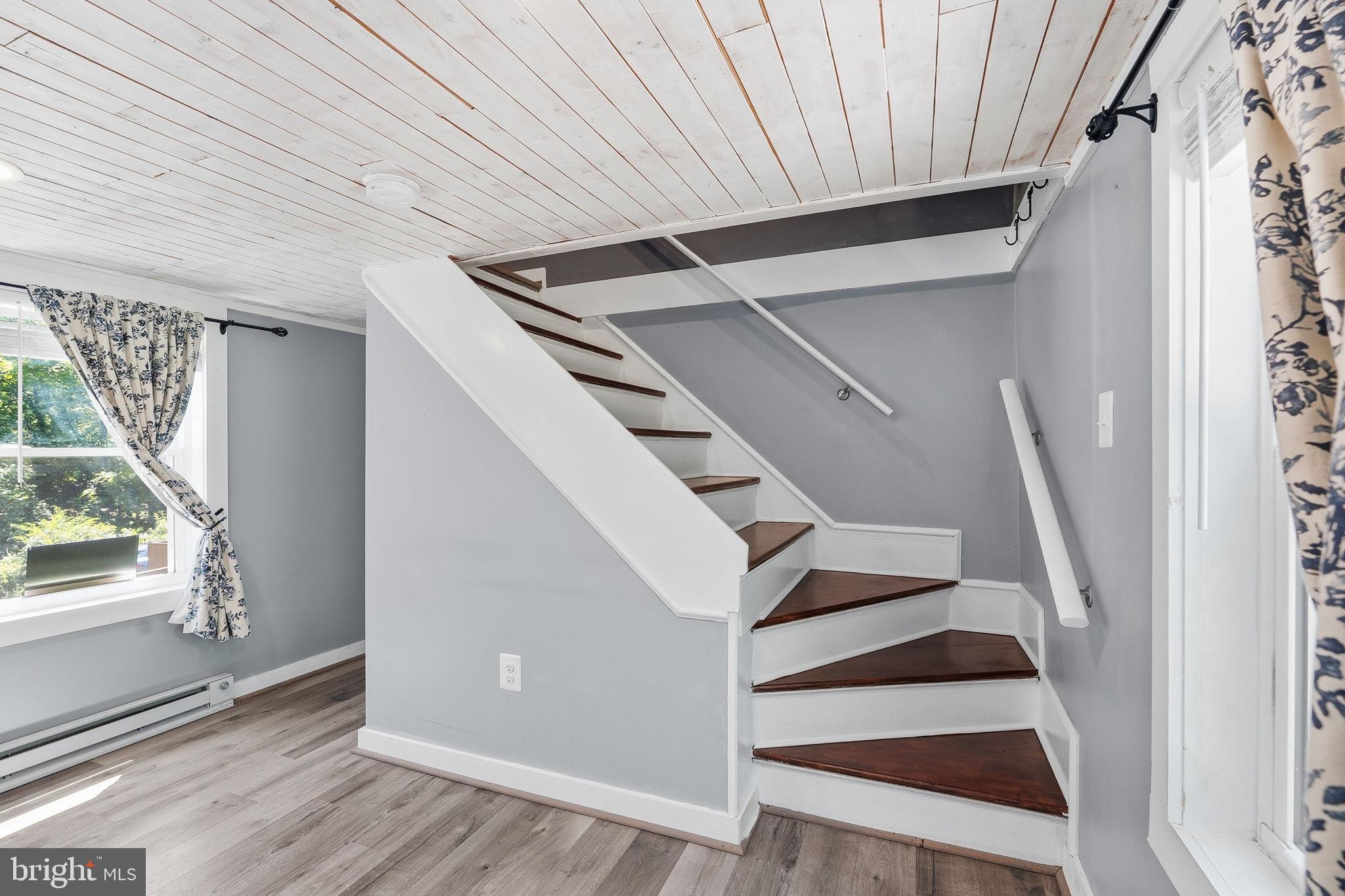 SHORT HILL - Residential
