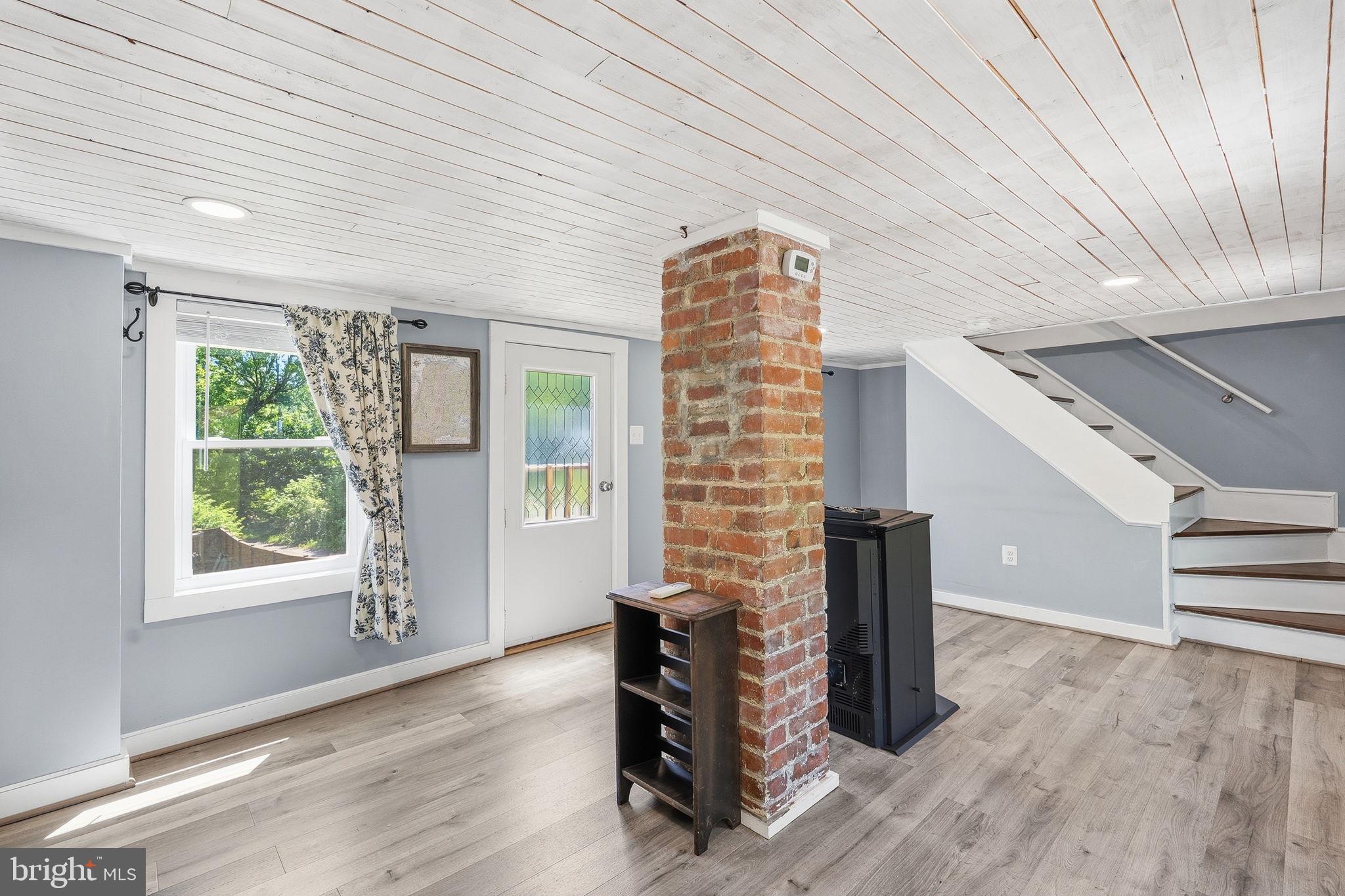 SHORT HILL - Residential