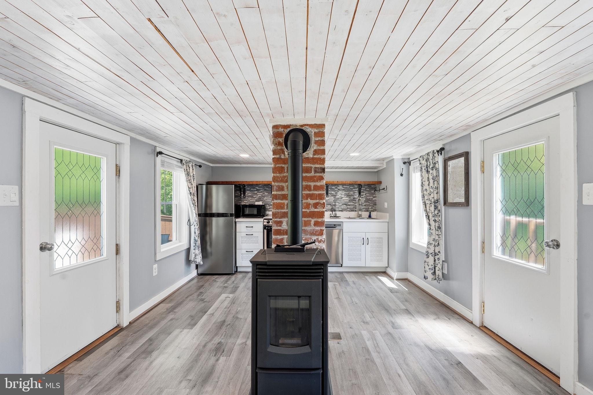 SHORT HILL - Residential