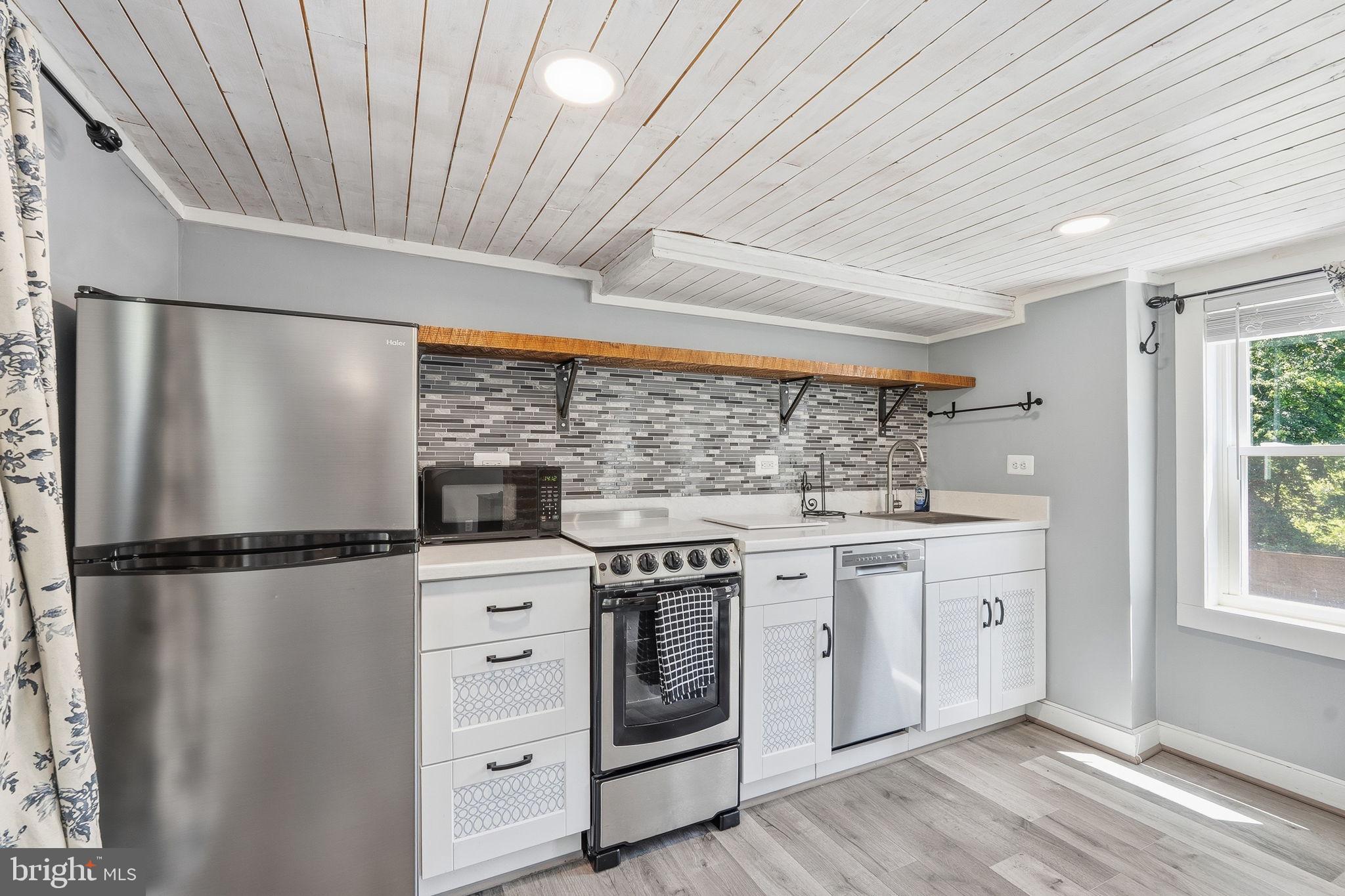 SHORT HILL - Residential