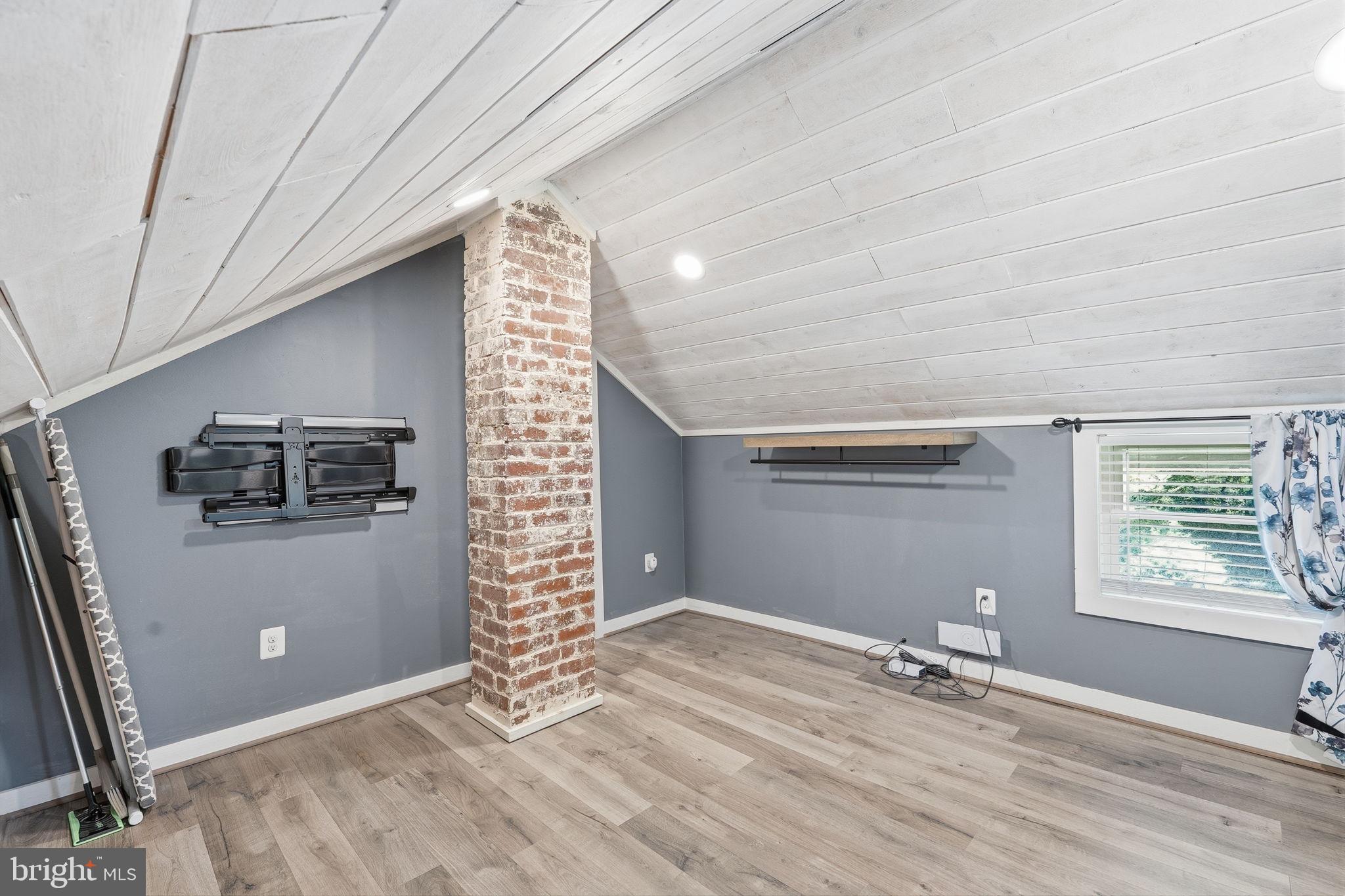 SHORT HILL - Residential