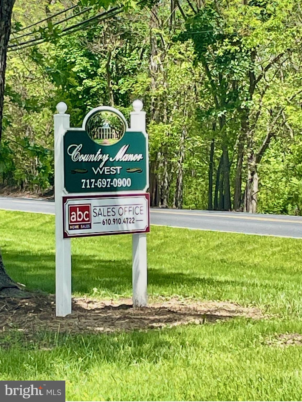 COUNTRY MANOR WEST - Residential