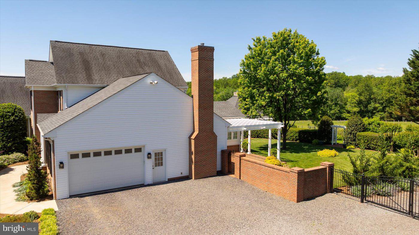 SEVEN SPRINGS FARM - Farm