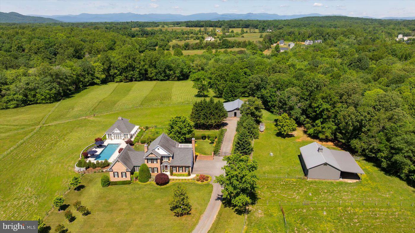 SEVEN SPRINGS FARM - Farm