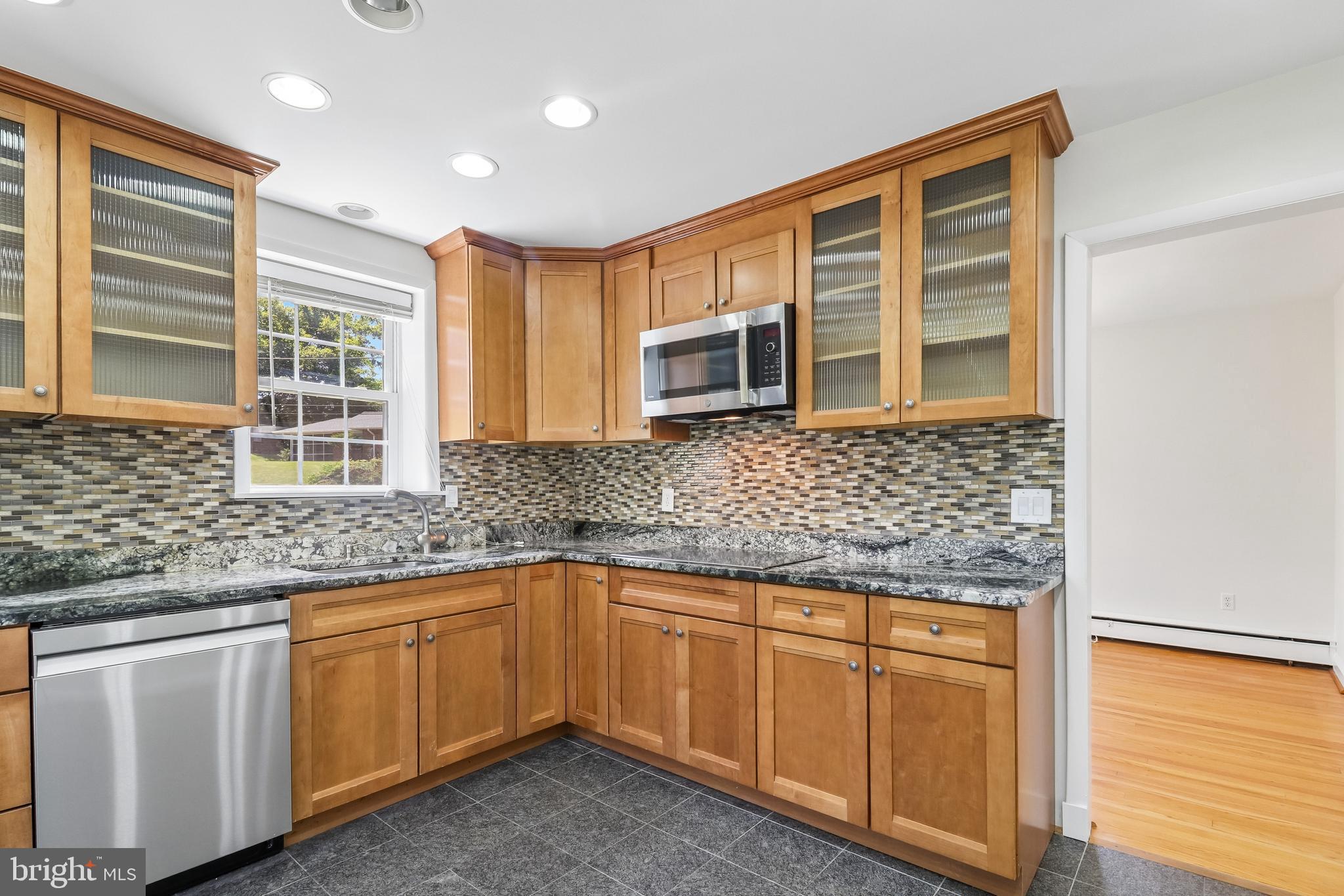 BURNT MILLS GAR-VILL - Residential