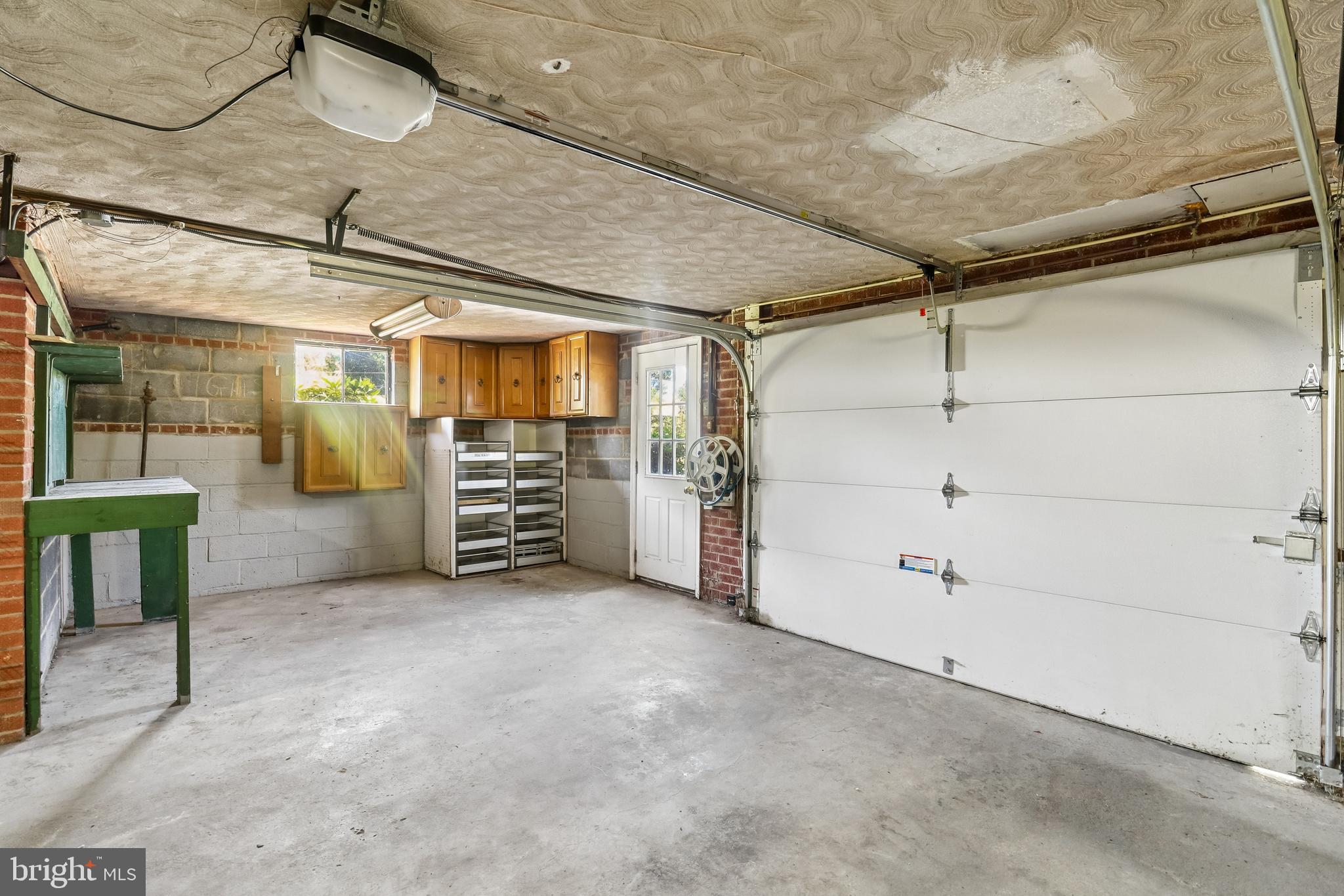 BURNT MILLS GAR-VILL - Residential