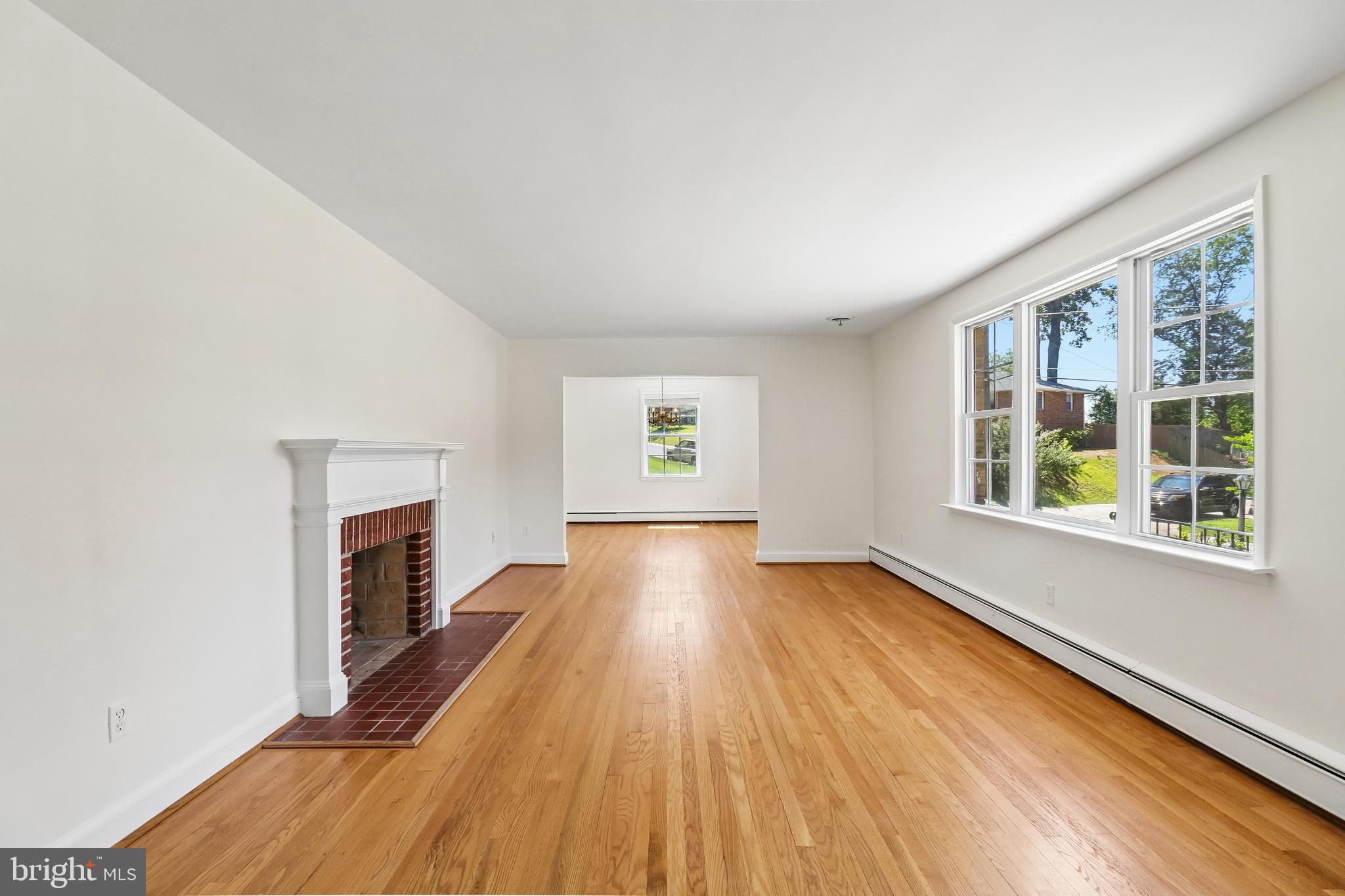 BURNT MILLS GAR-VILL - Residential