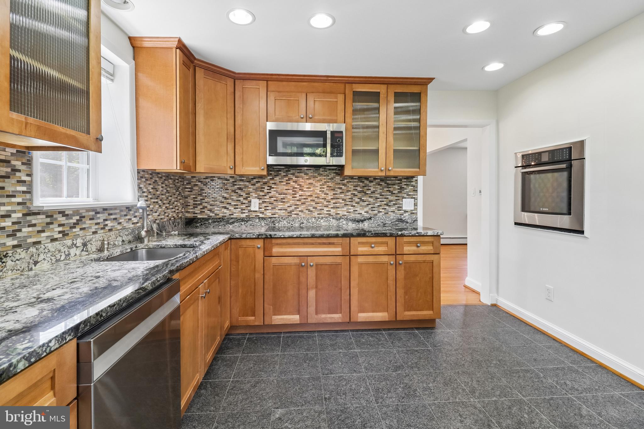 BURNT MILLS GAR-VILL - Residential