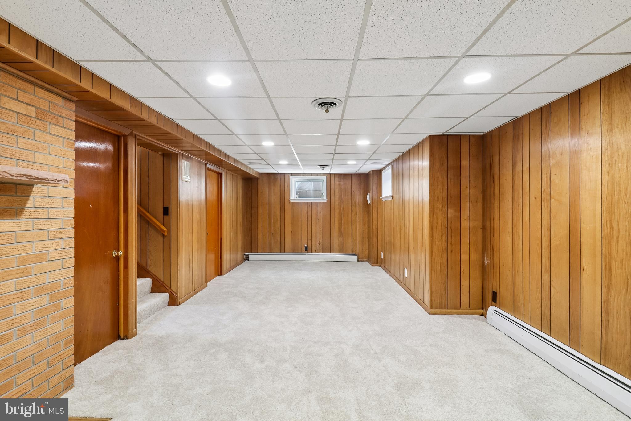BURNT MILLS GAR-VILL - Residential