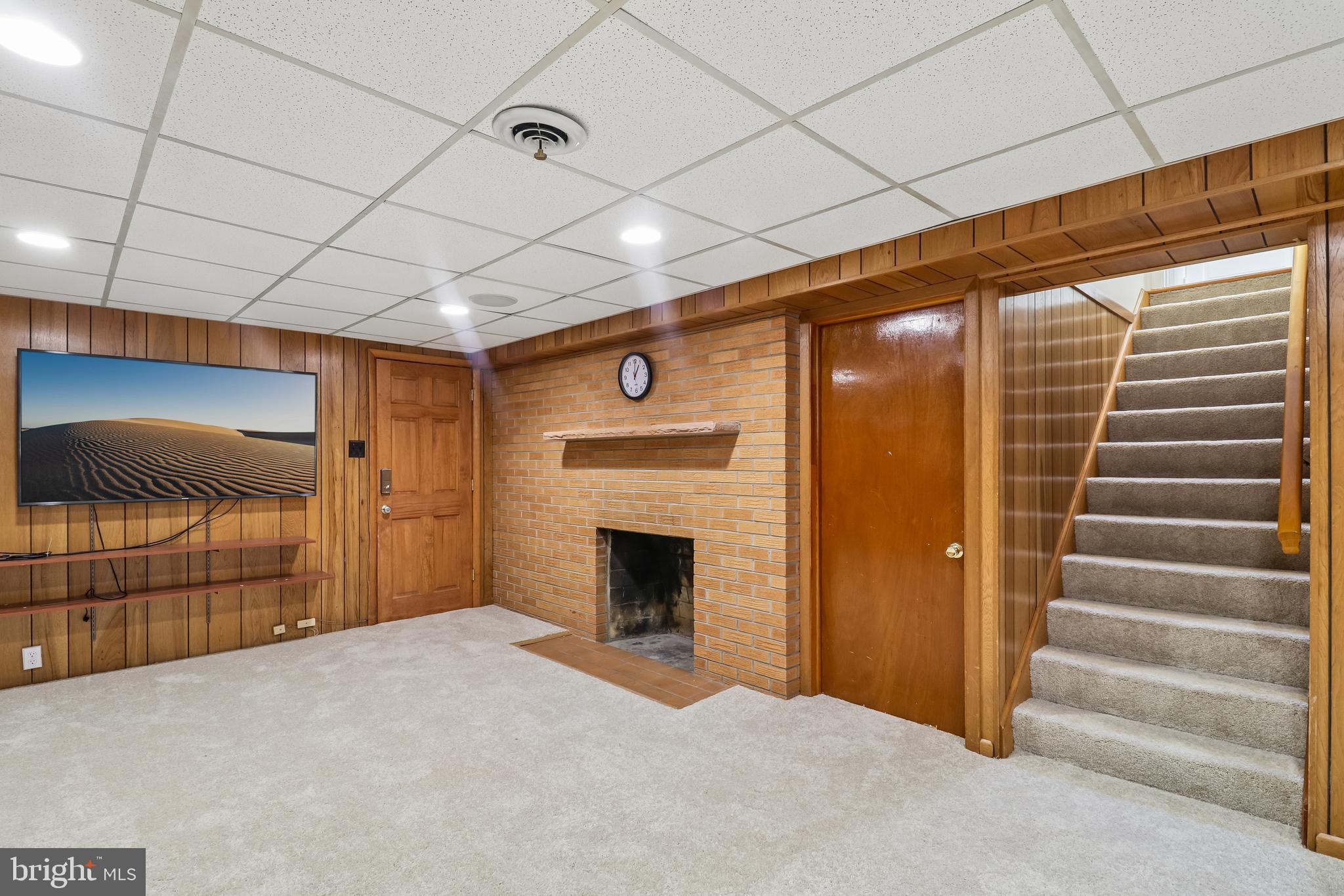 BURNT MILLS GAR-VILL - Residential