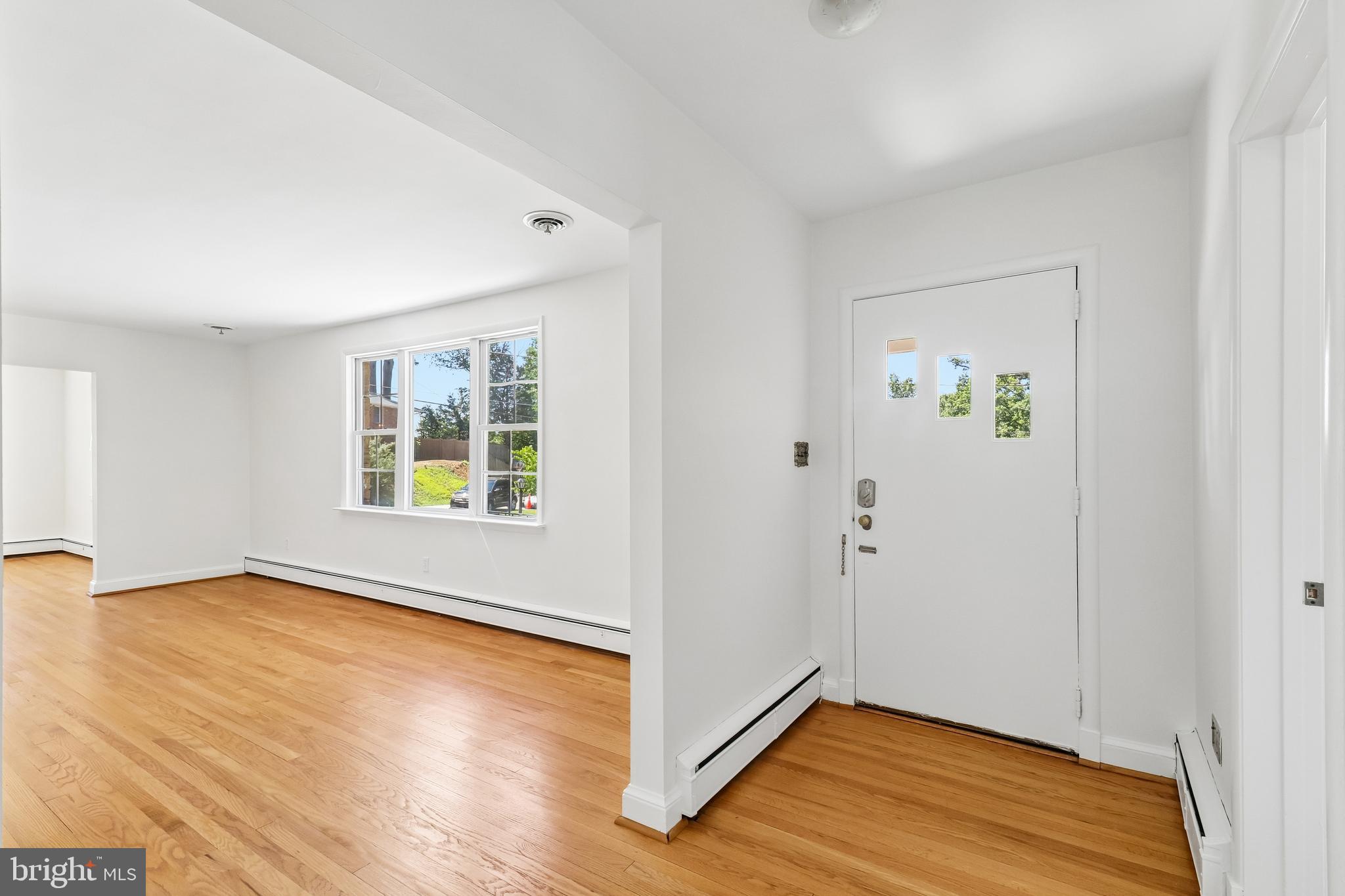BURNT MILLS GAR-VILL - Residential