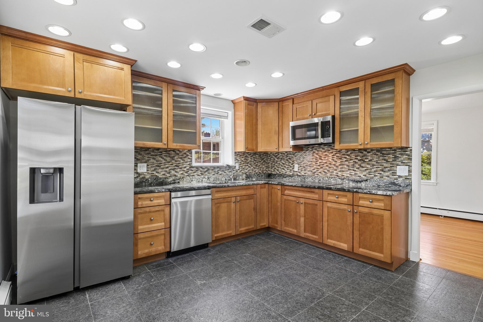 BURNT MILLS GAR-VILL - Residential