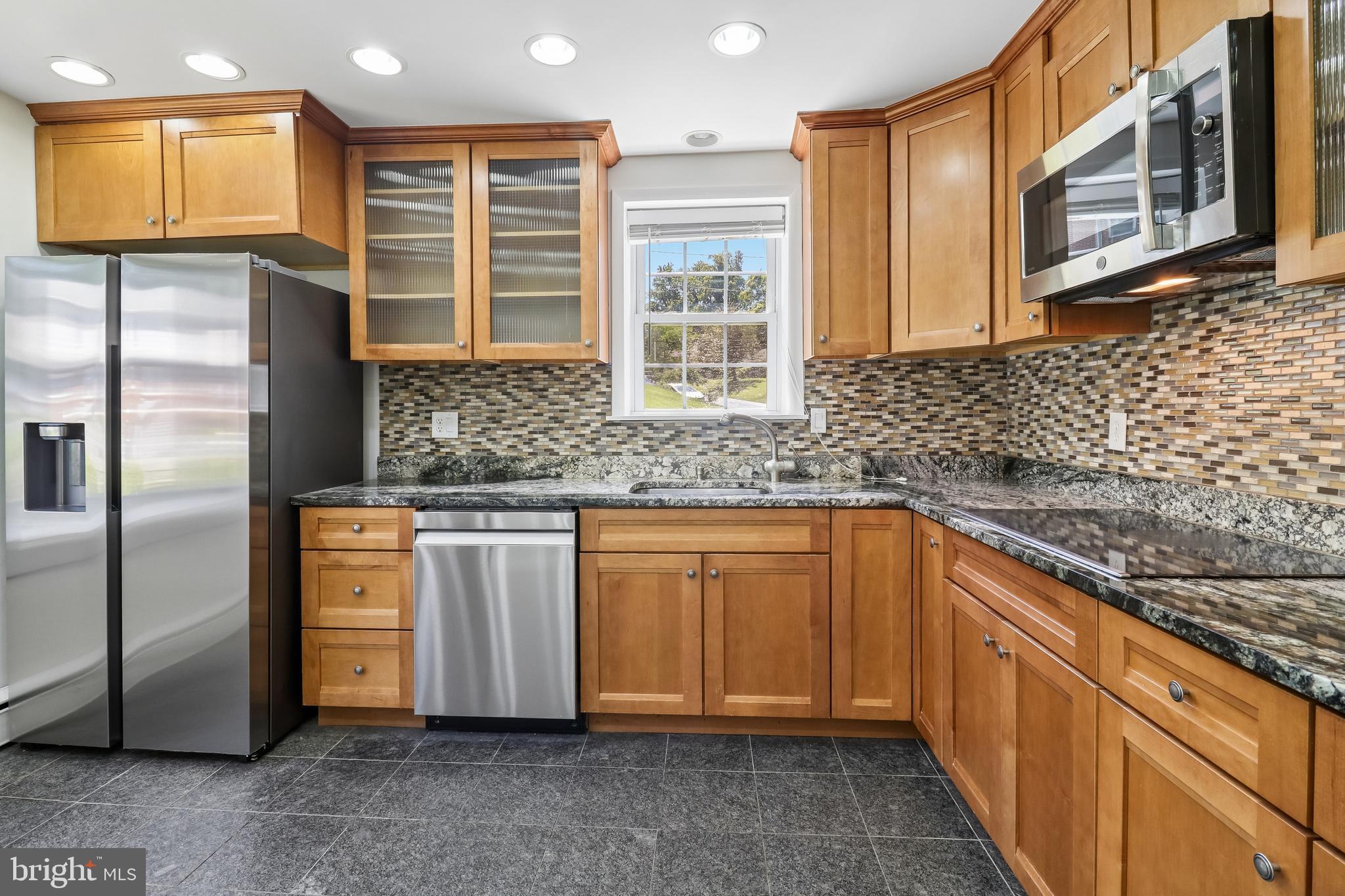 BURNT MILLS GAR-VILL - Residential