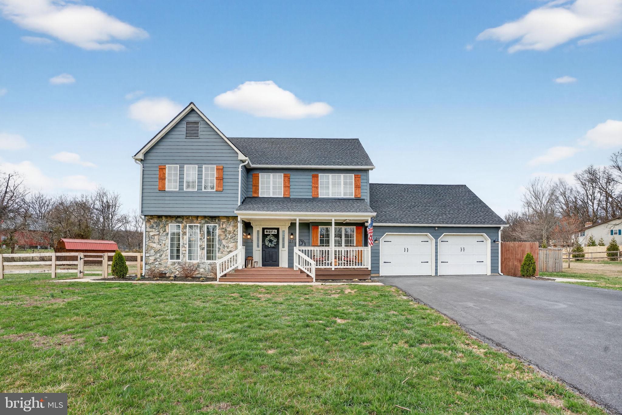 GOLDEN MEADOWS - Residential
