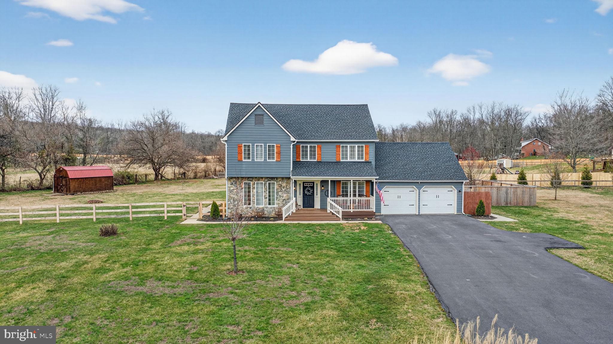 GOLDEN MEADOWS - Residential