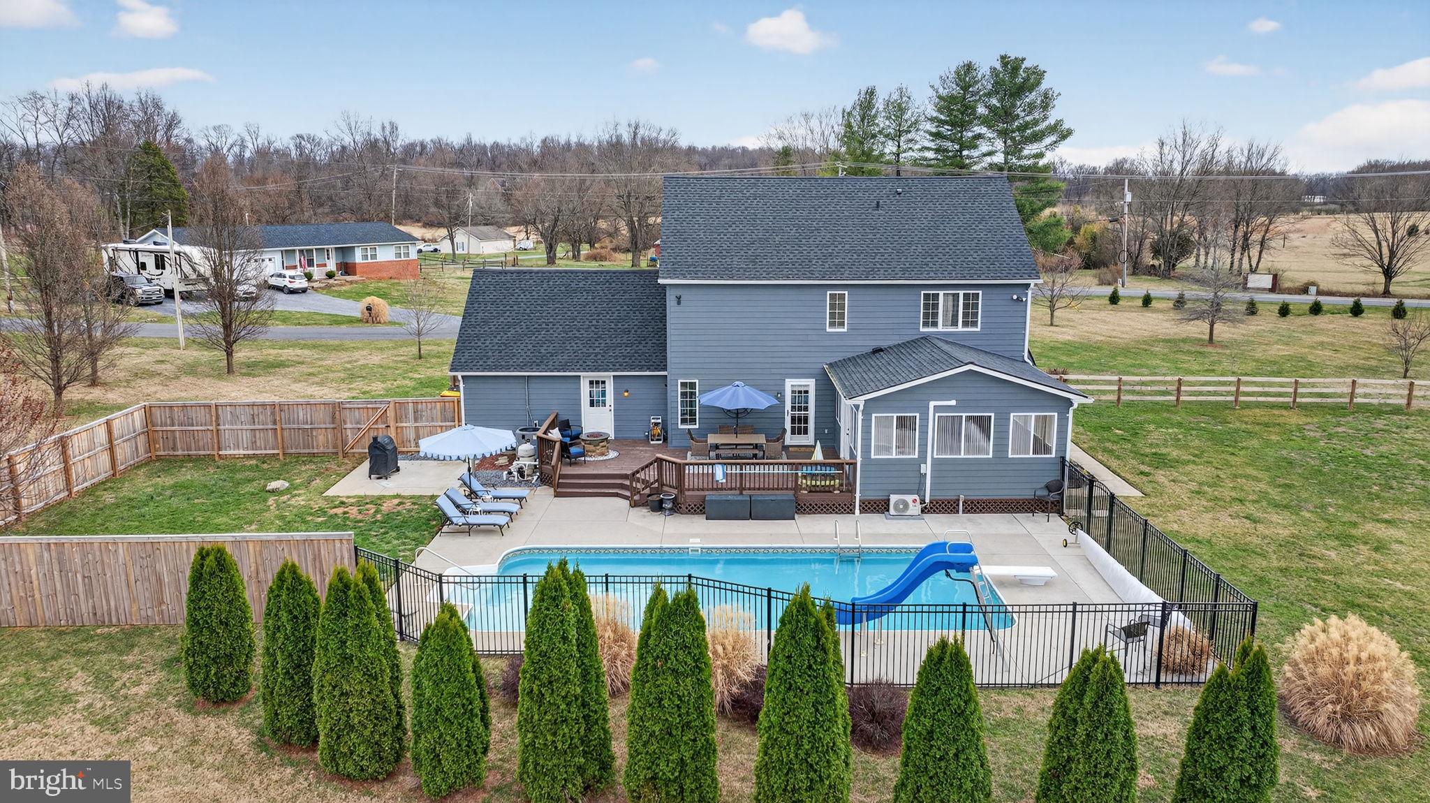 GOLDEN MEADOWS - Residential