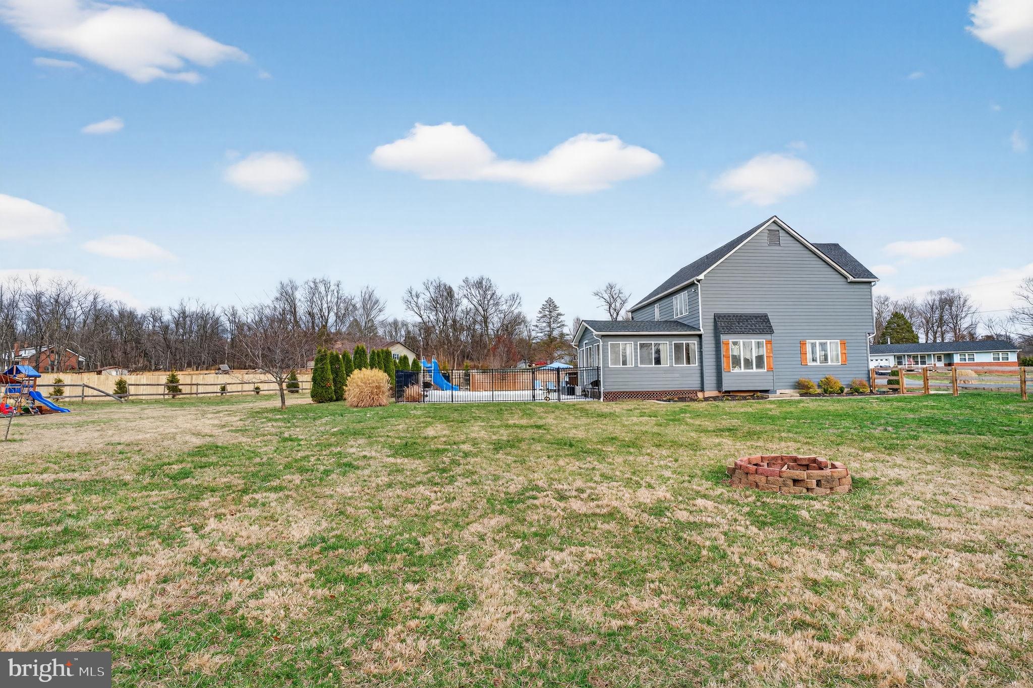 GOLDEN MEADOWS - Residential