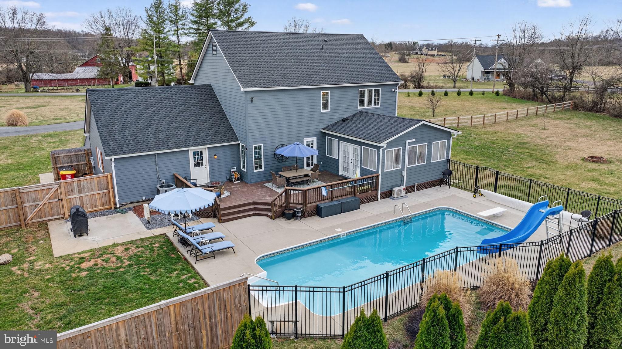 GOLDEN MEADOWS - Residential