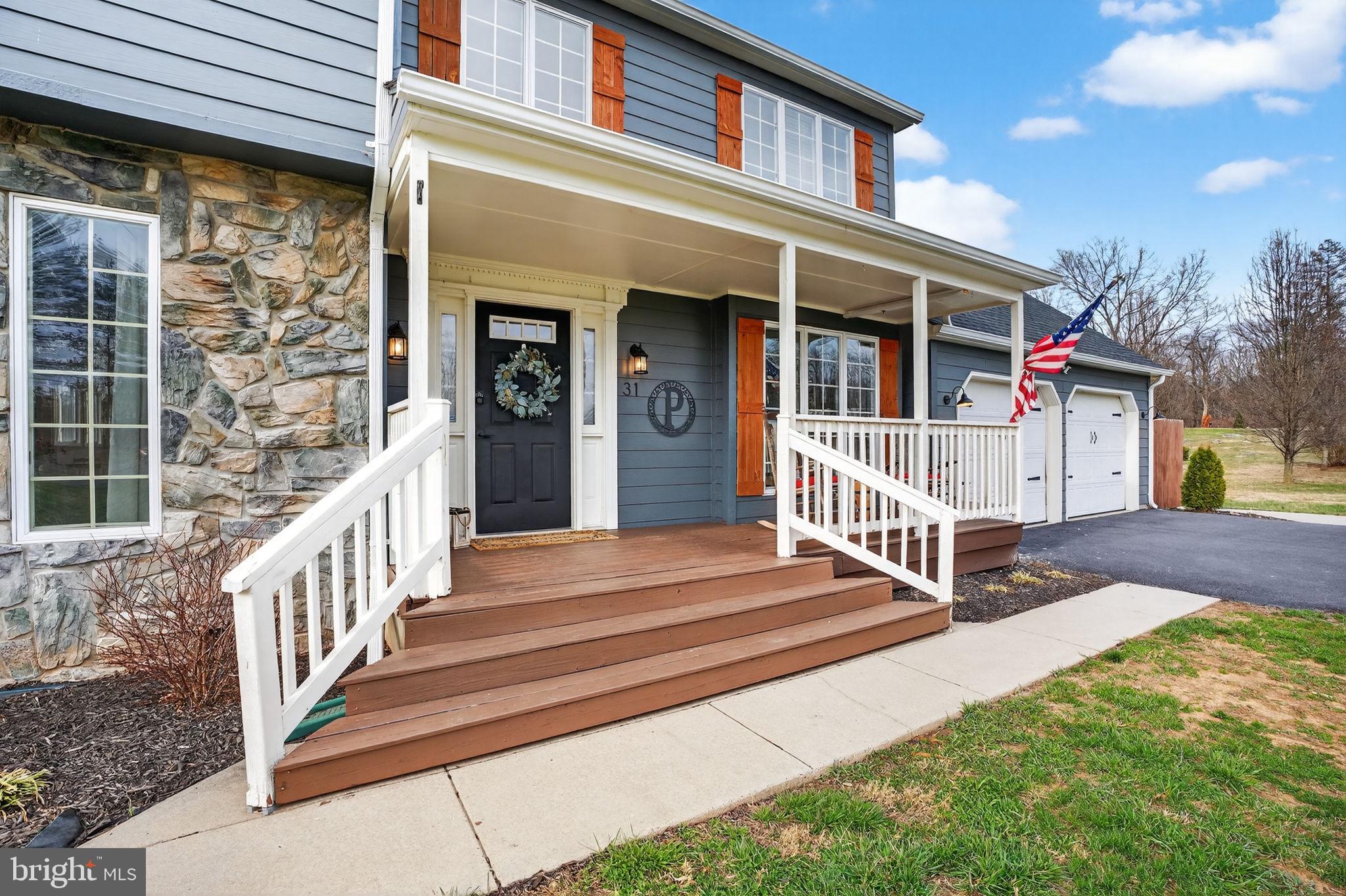 GOLDEN MEADOWS - Residential