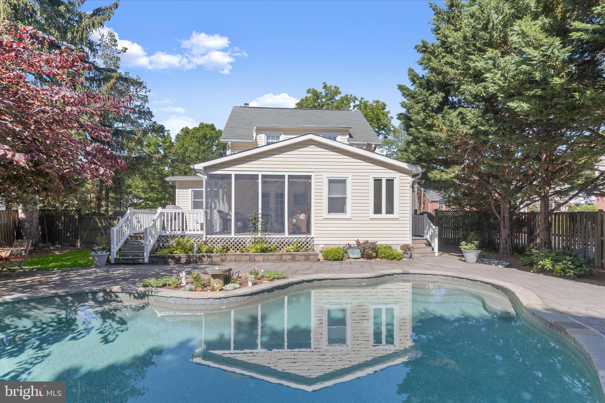 SUMMIT PARK - Residential