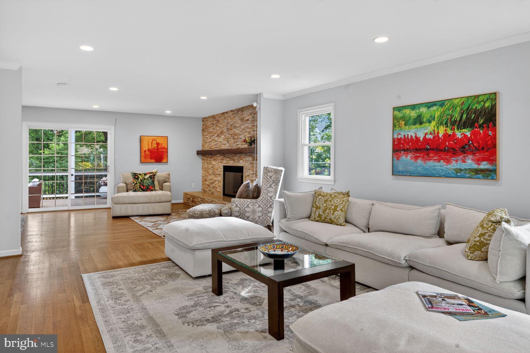 MCLEAN KNOLLS - Residential
