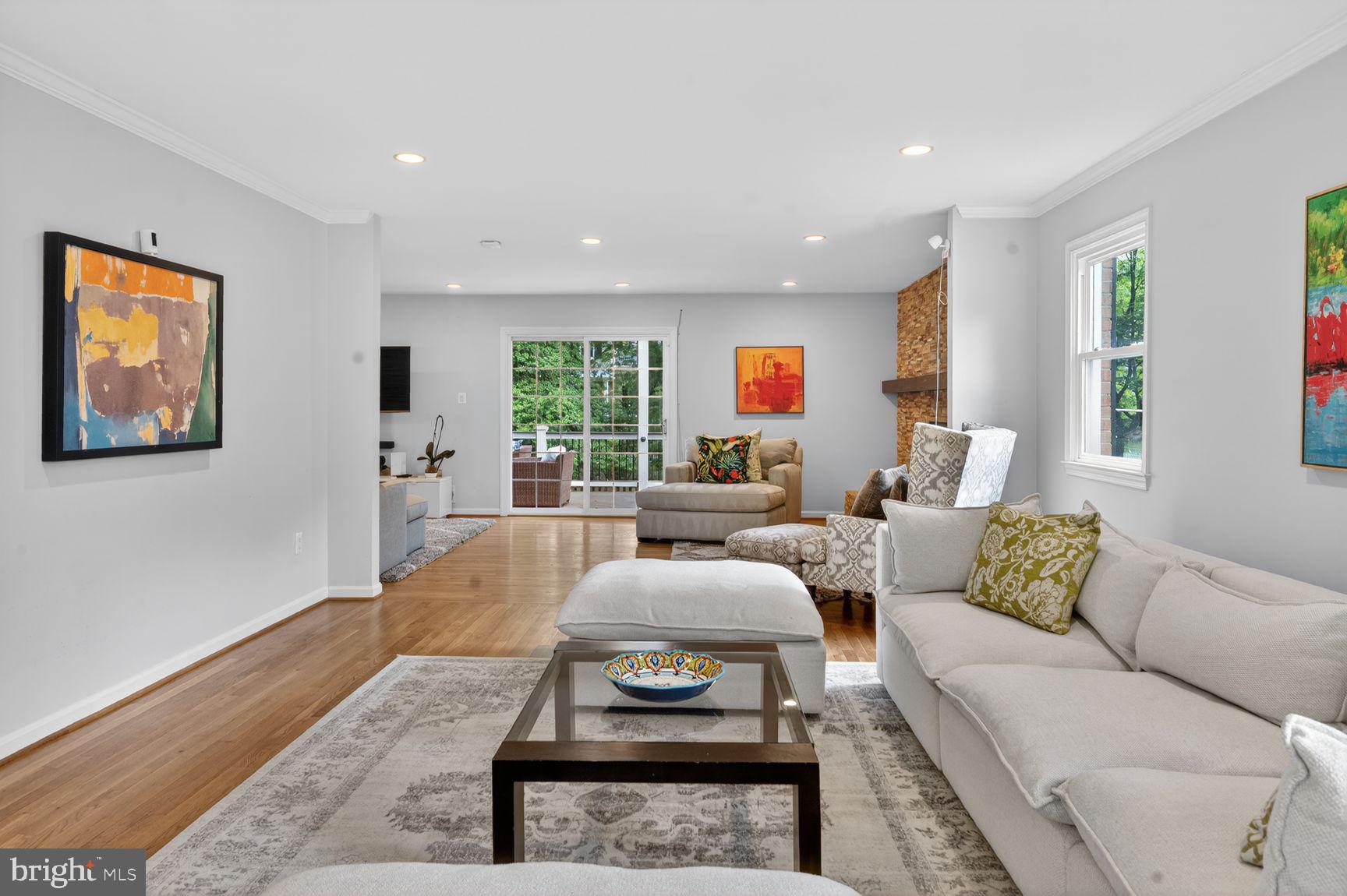MCLEAN KNOLLS - Residential
