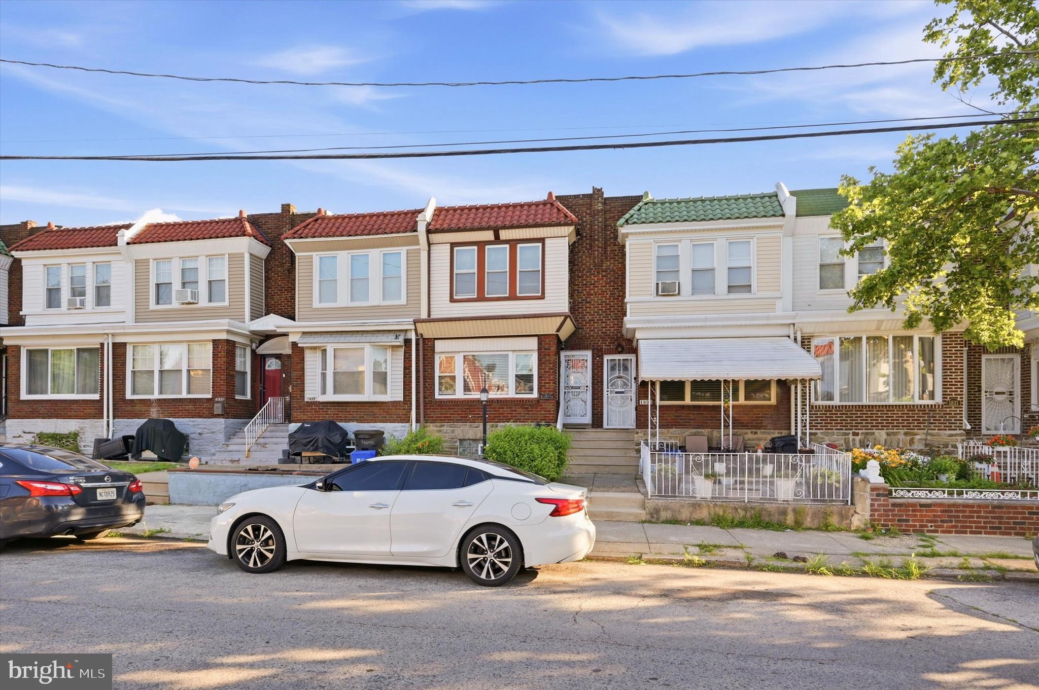 WEST OAK LANE - Residential