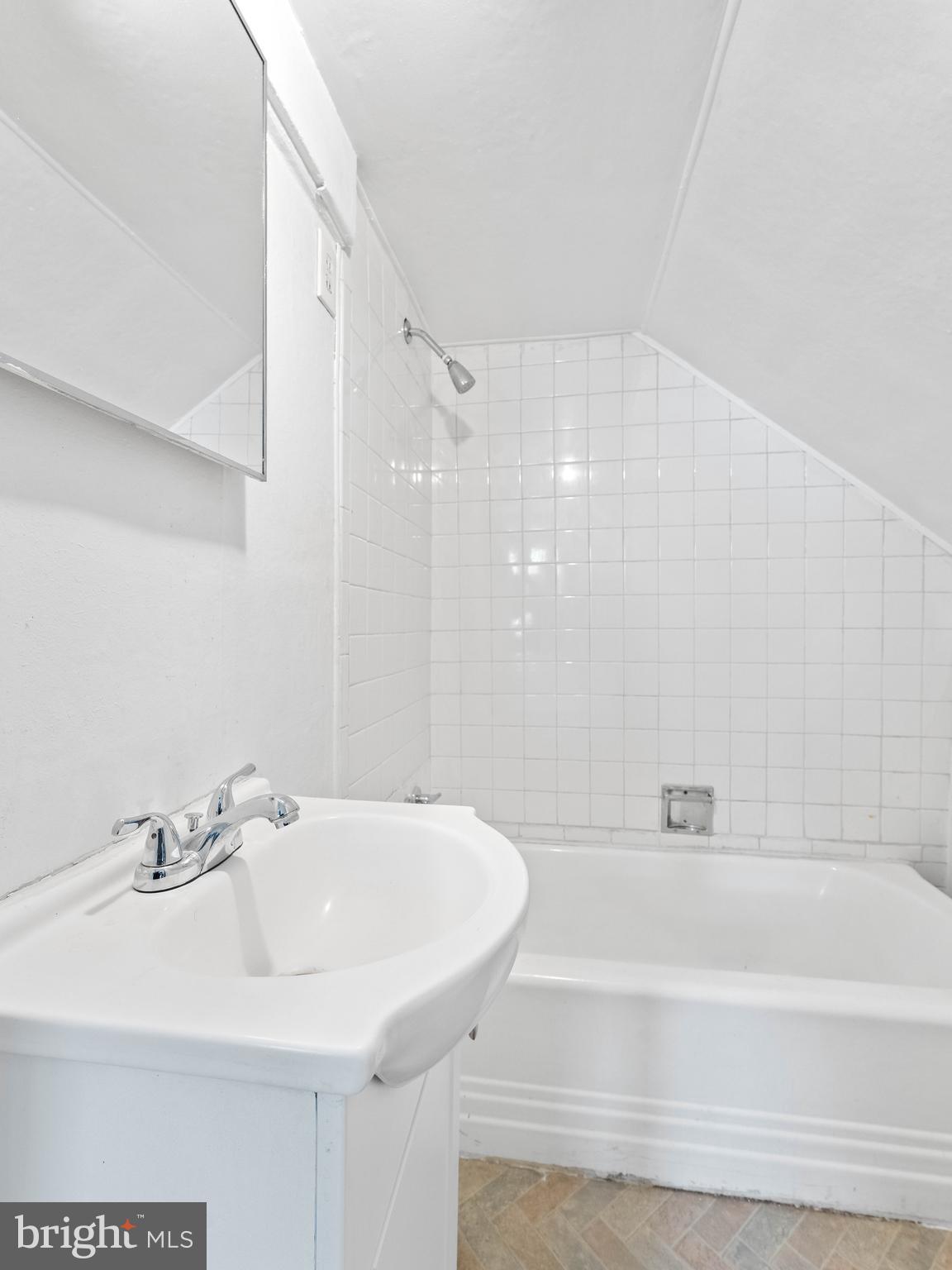 NORTHWOOD - Residential