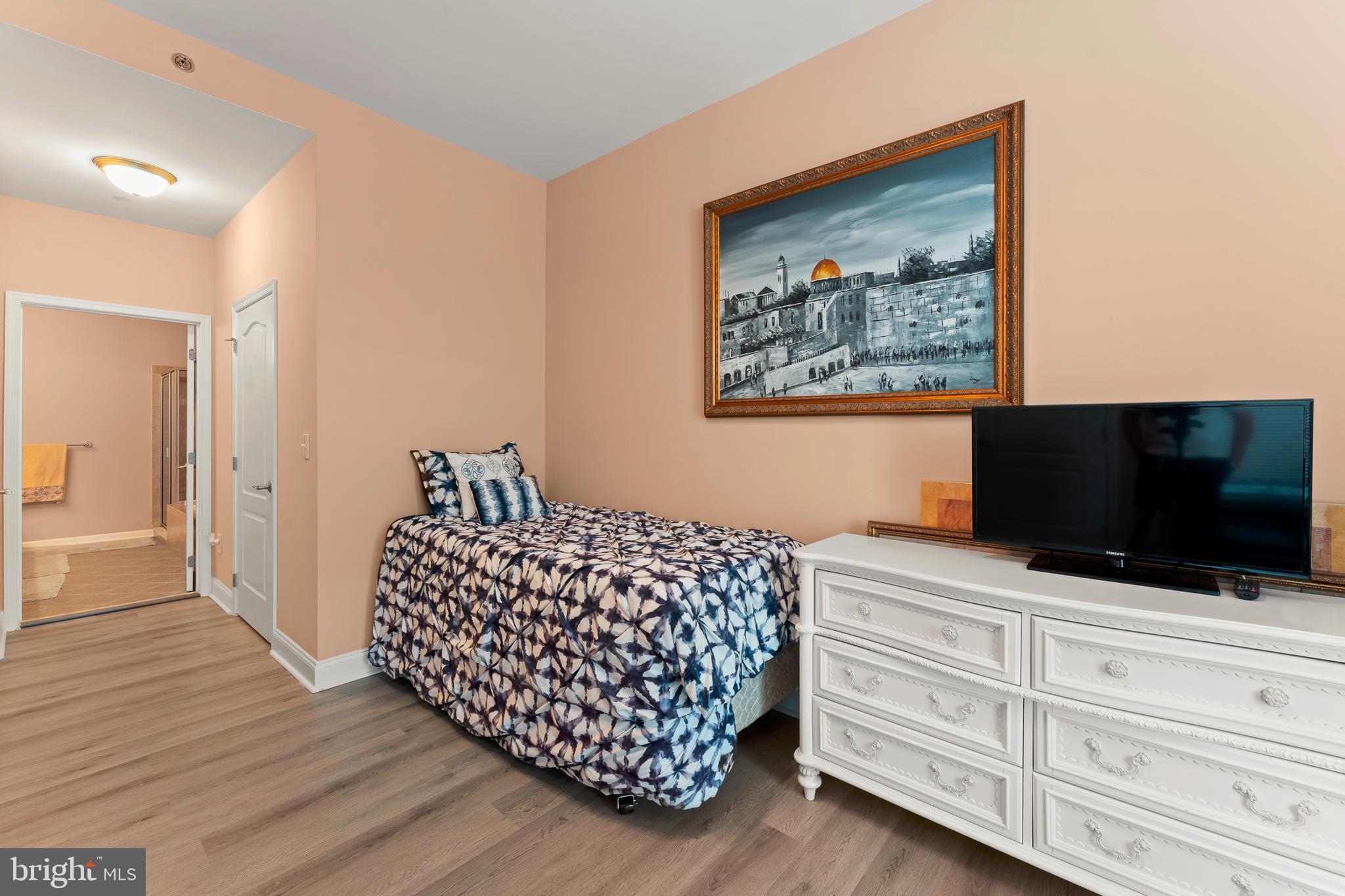 HUNTINGDON PLACE - Residential