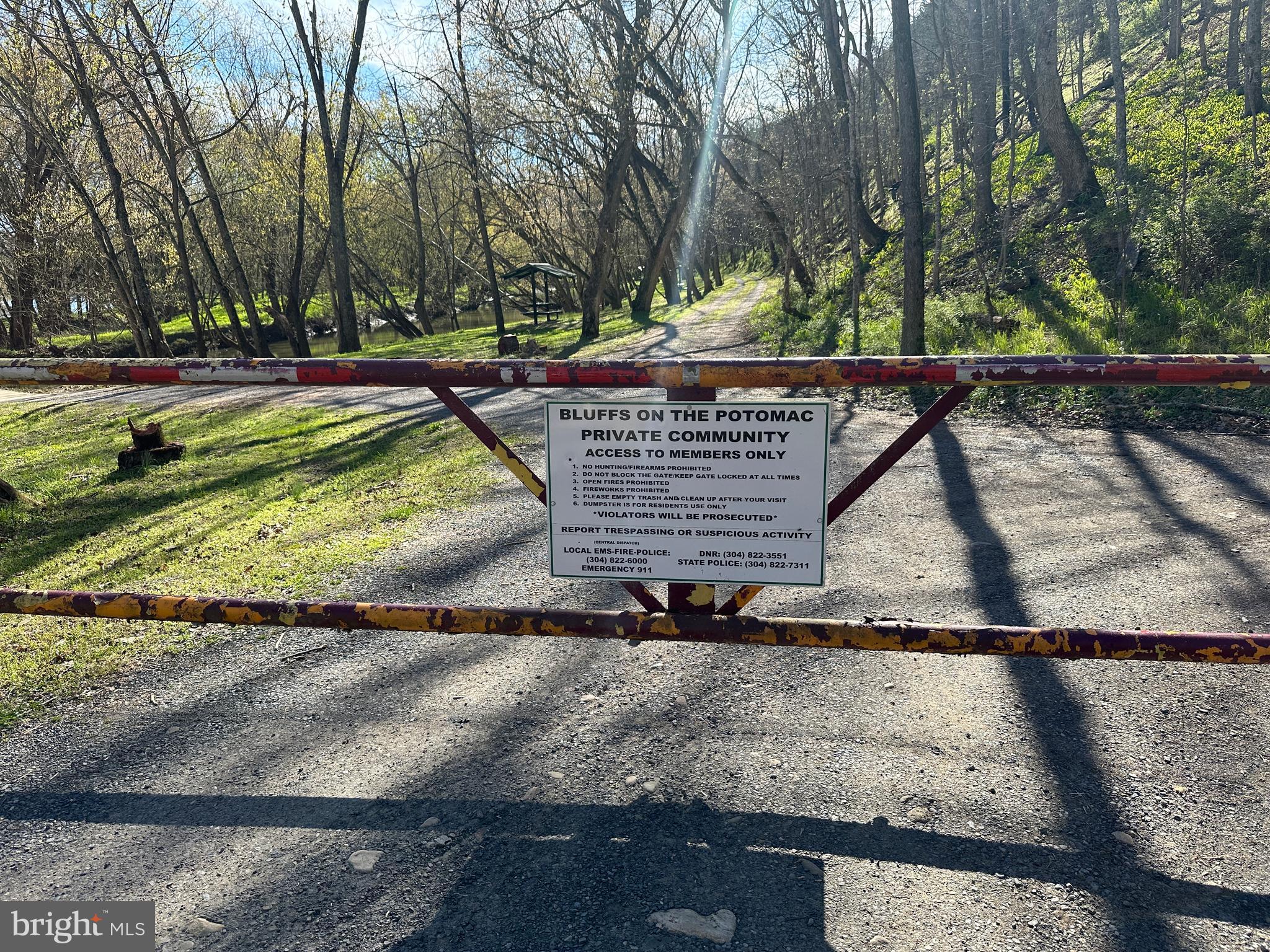 BLUFFS ON THE POTOMAC - Land