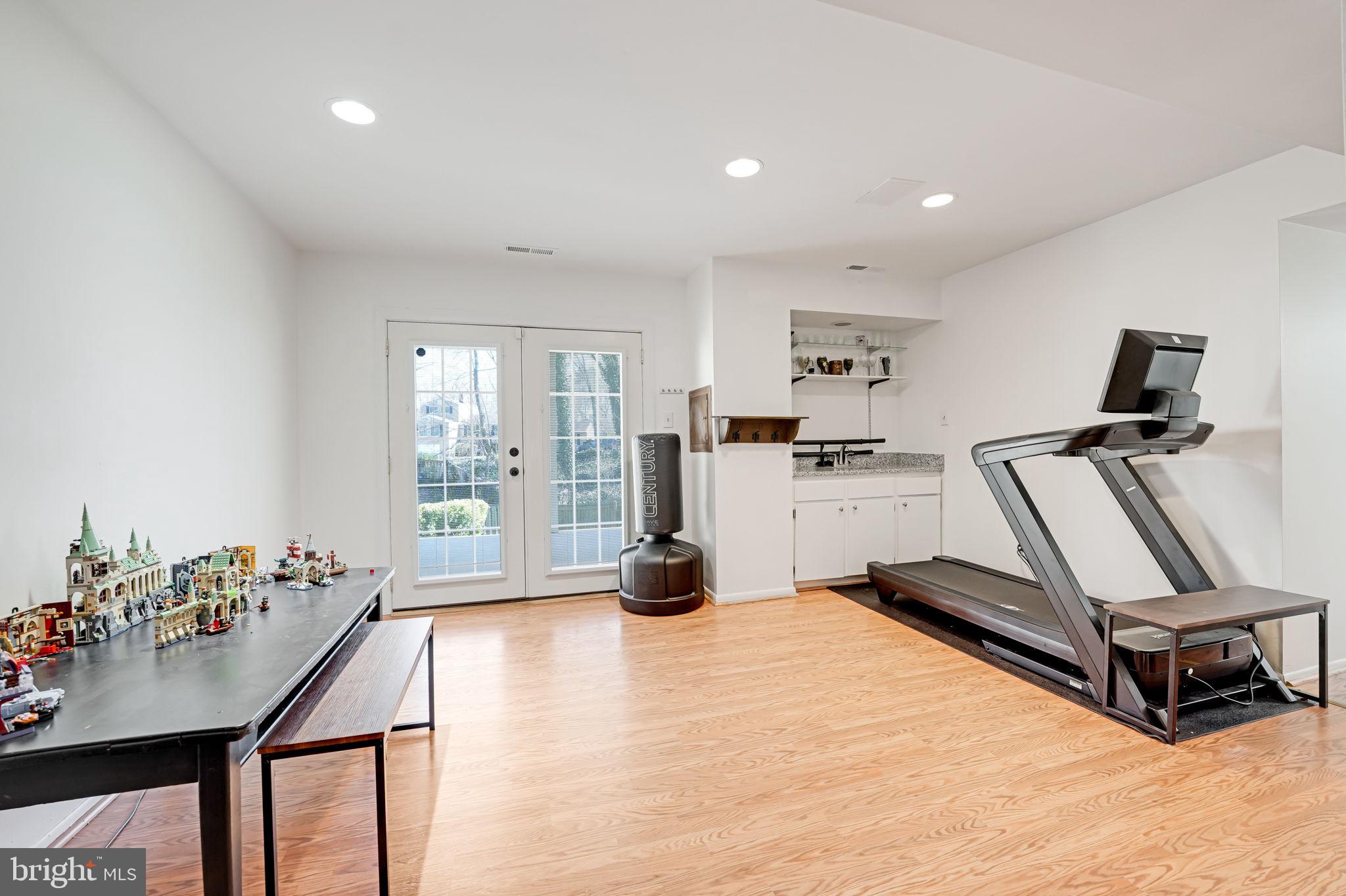 MONTCLAIR - Residential