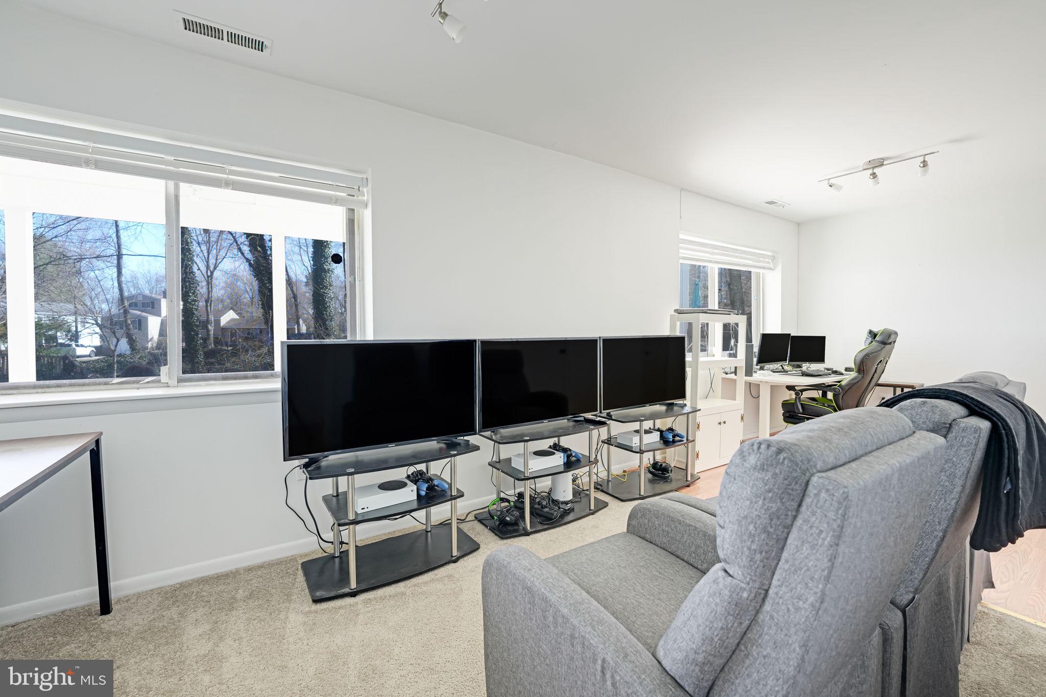 MONTCLAIR - Residential