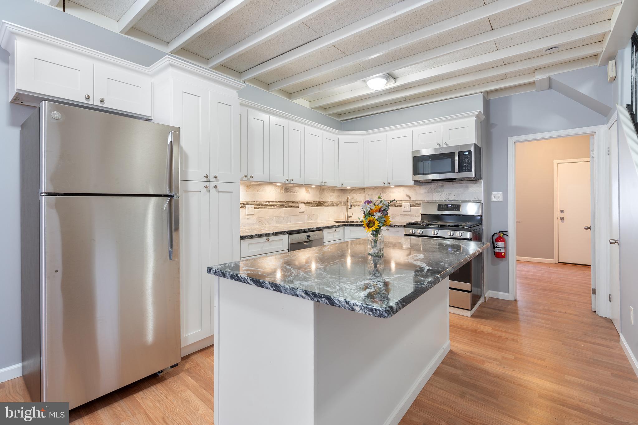 QUEEN VILLAGE - Residential Lease