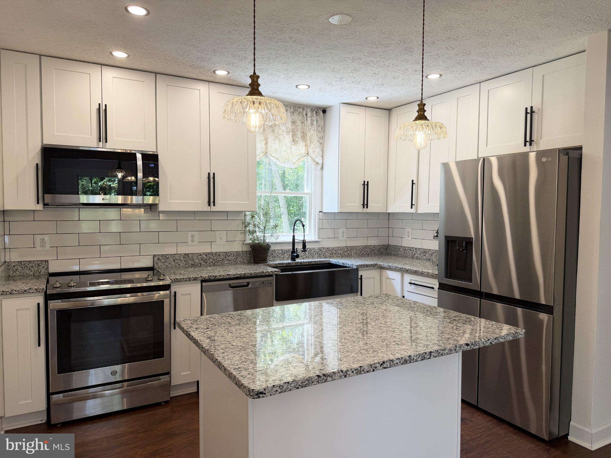 DEEP CREEK - Residential