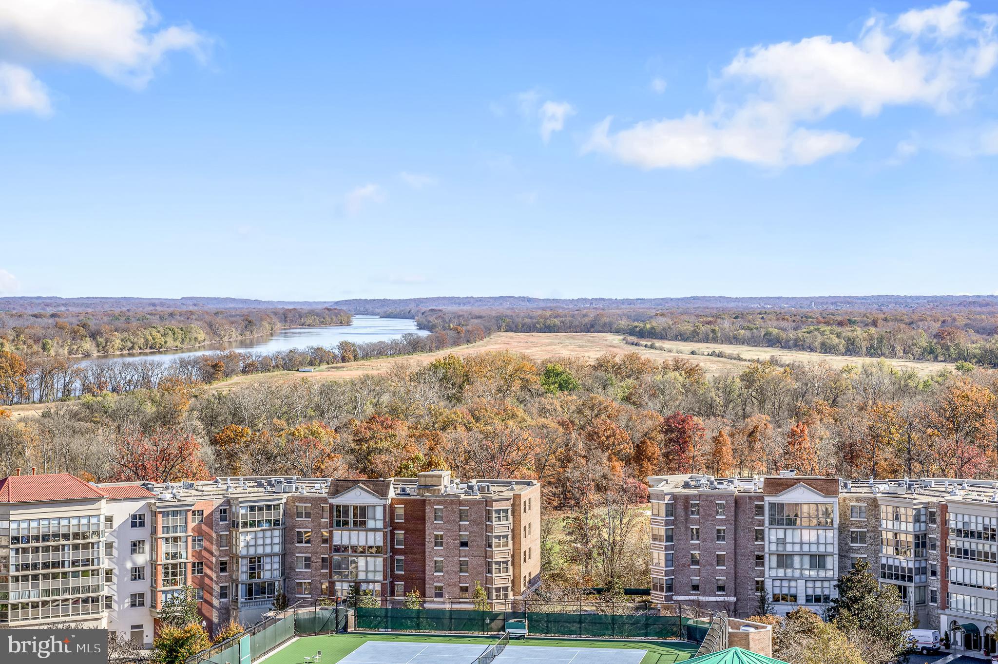 LANSDOWNE WOODS - Residential Lease