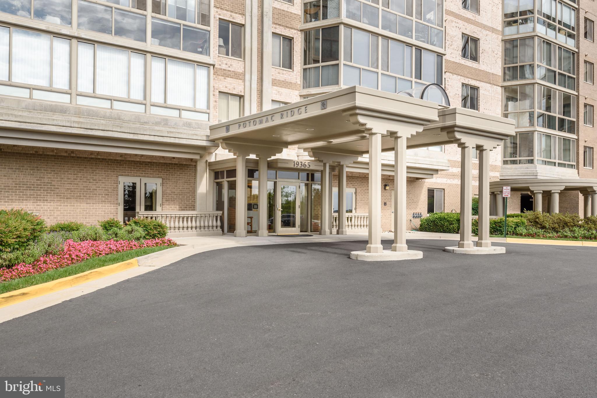 LANSDOWNE WOODS - Residential Lease