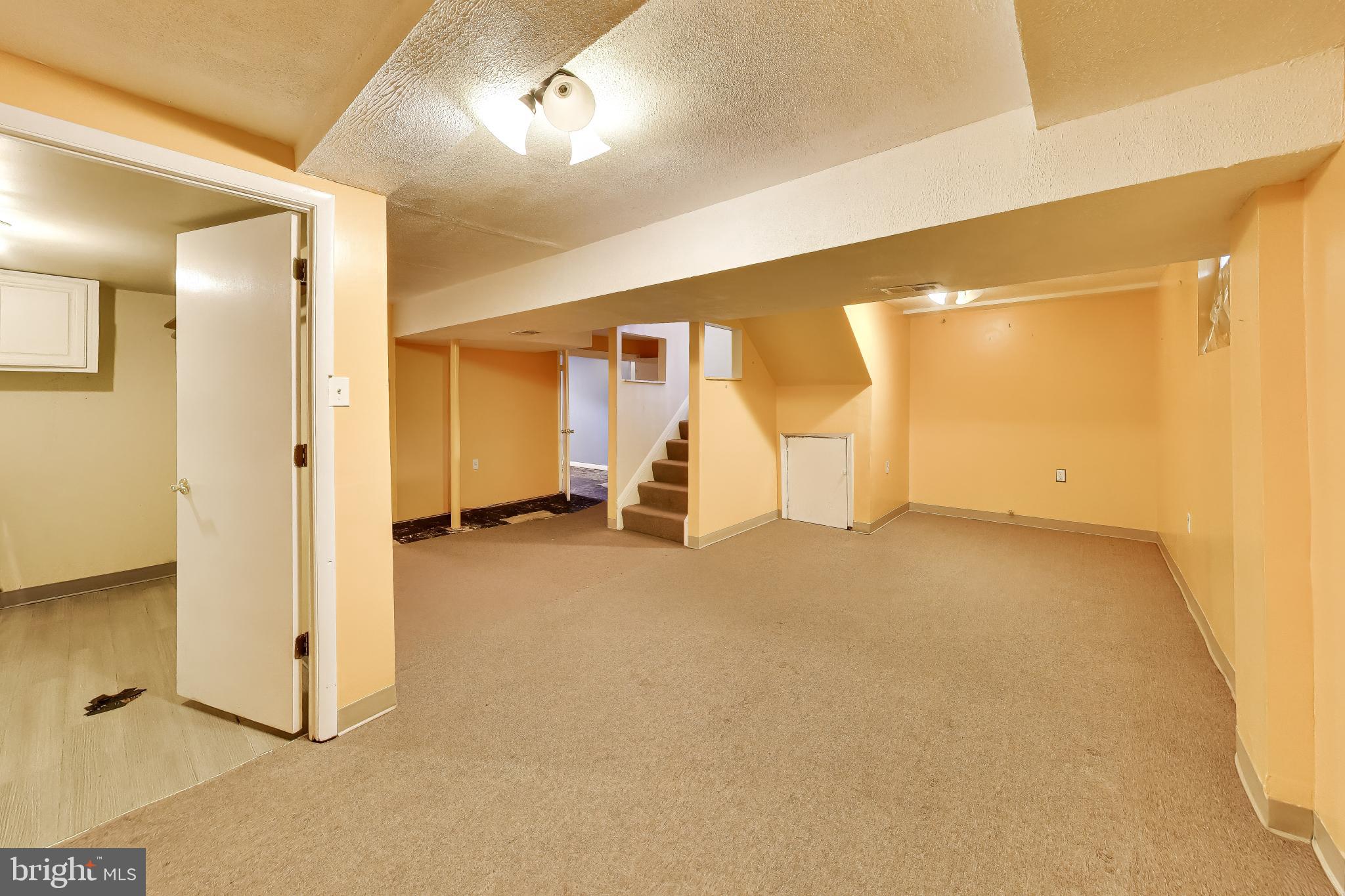 GLENARDEN WOODS - Residential