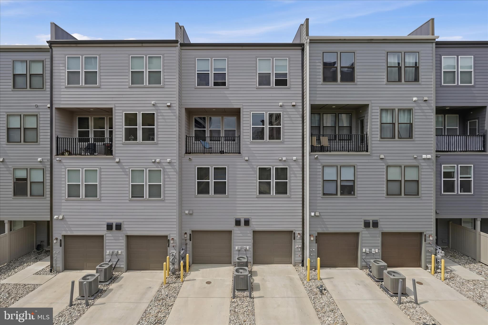 METROPARK AT ARROWBROOK - Residential