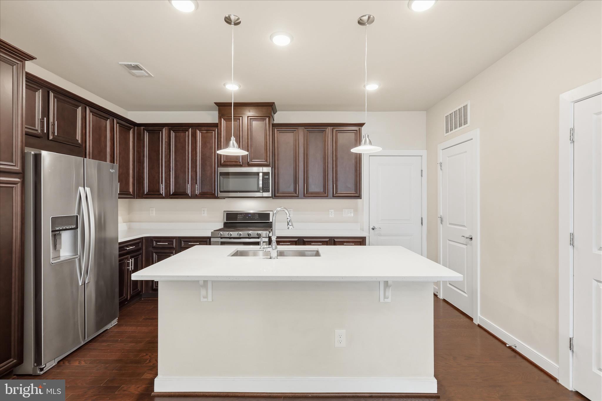 METROPARK AT ARROWBROOK - Residential
