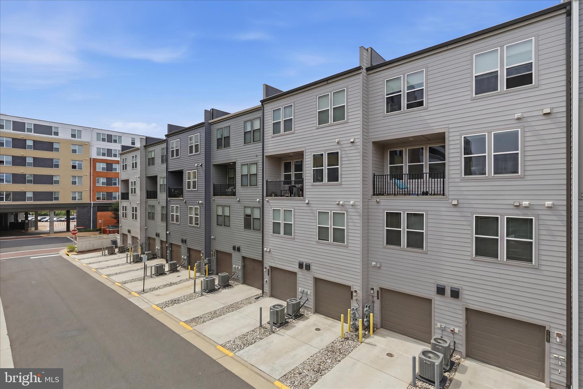 METROPARK AT ARROWBROOK - Residential