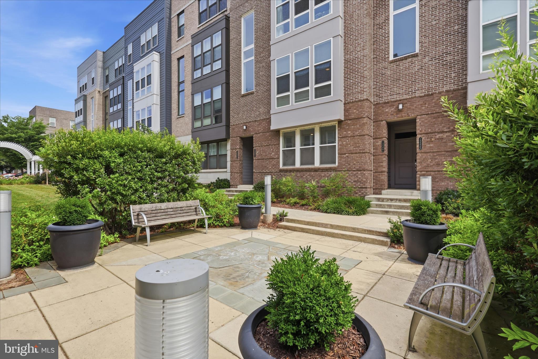 METROPARK AT ARROWBROOK - Residential