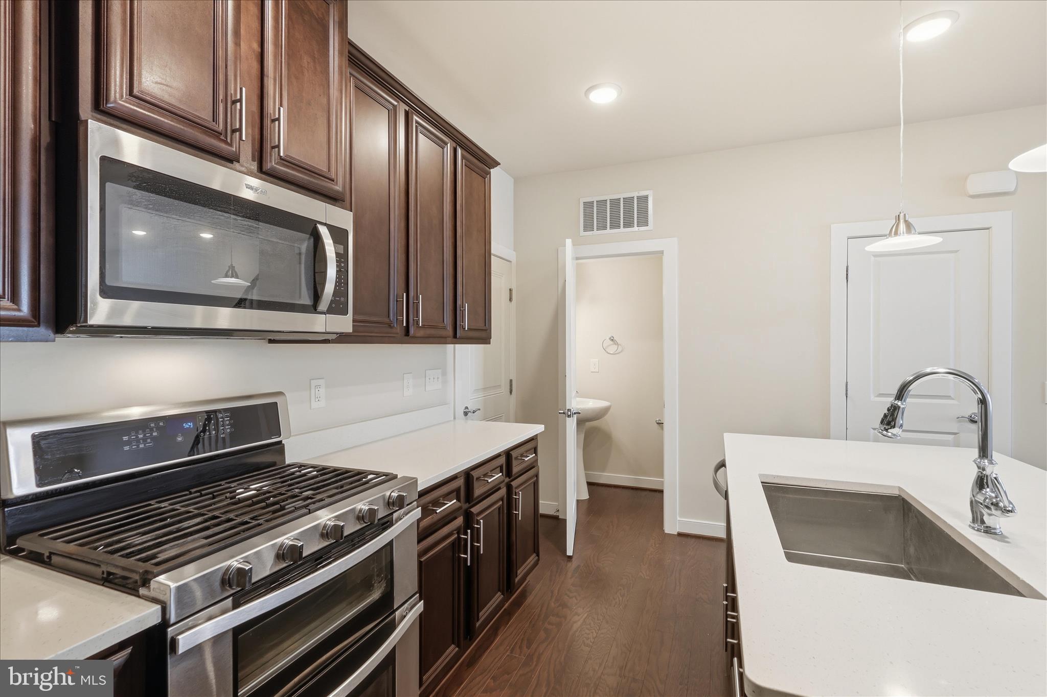 METROPARK AT ARROWBROOK - Residential