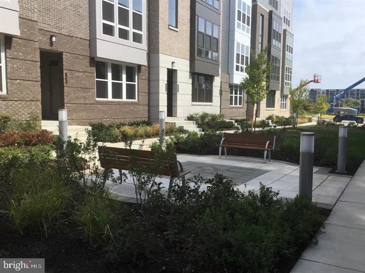 METROPARK AT ARROWBROOK - Residential