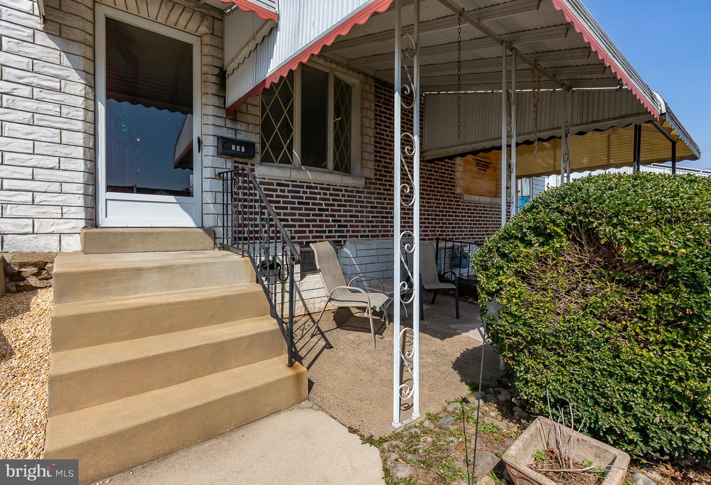 CLIFTON HEIGHTS - Residential