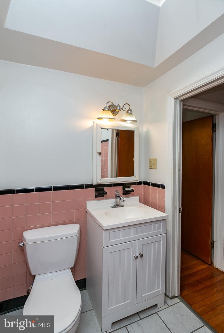 CLIFTON HEIGHTS - Residential