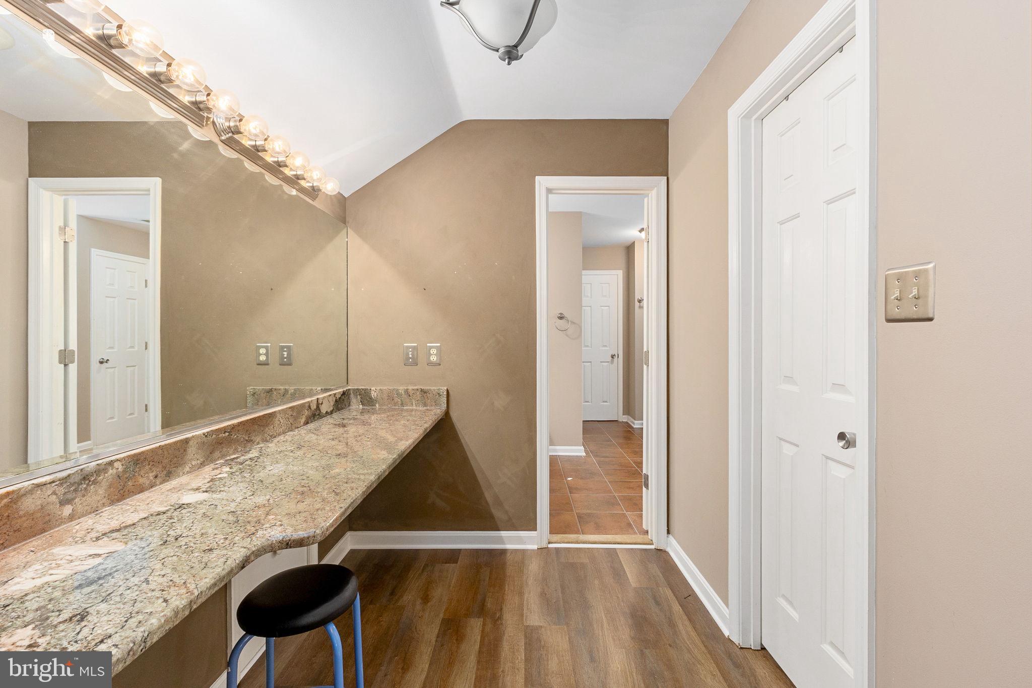 FOX POINT - Residential